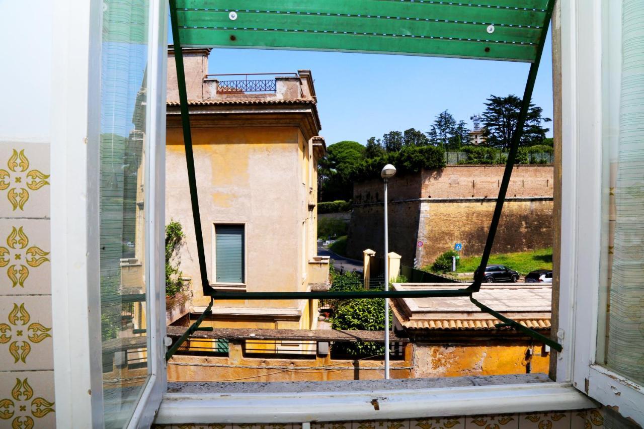 Apartment 46 Viale Vaticano *